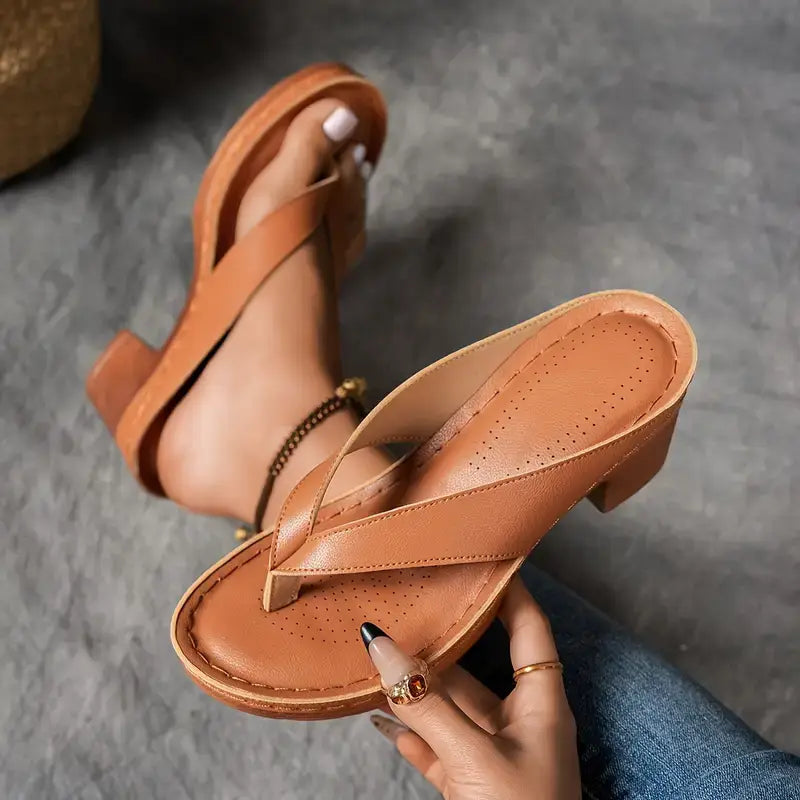 Abigail™ | Lederoptik-Sandalen